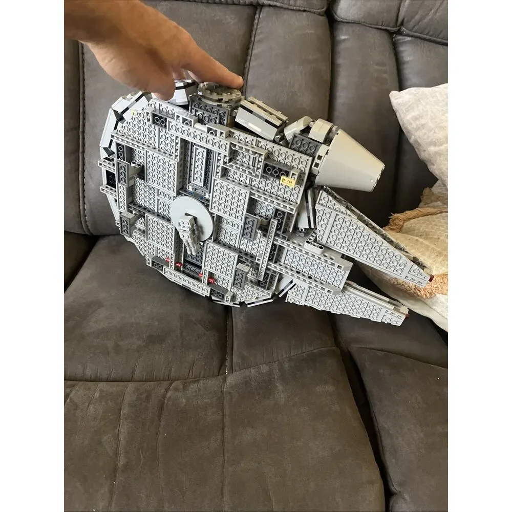 Lego Star Wars Millenium Falcon (7965) Build Only